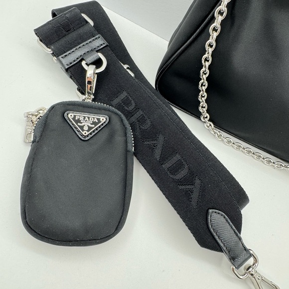 💕SOLD Authentic Prada Re-Edition 2005 - Picture 3 of 5